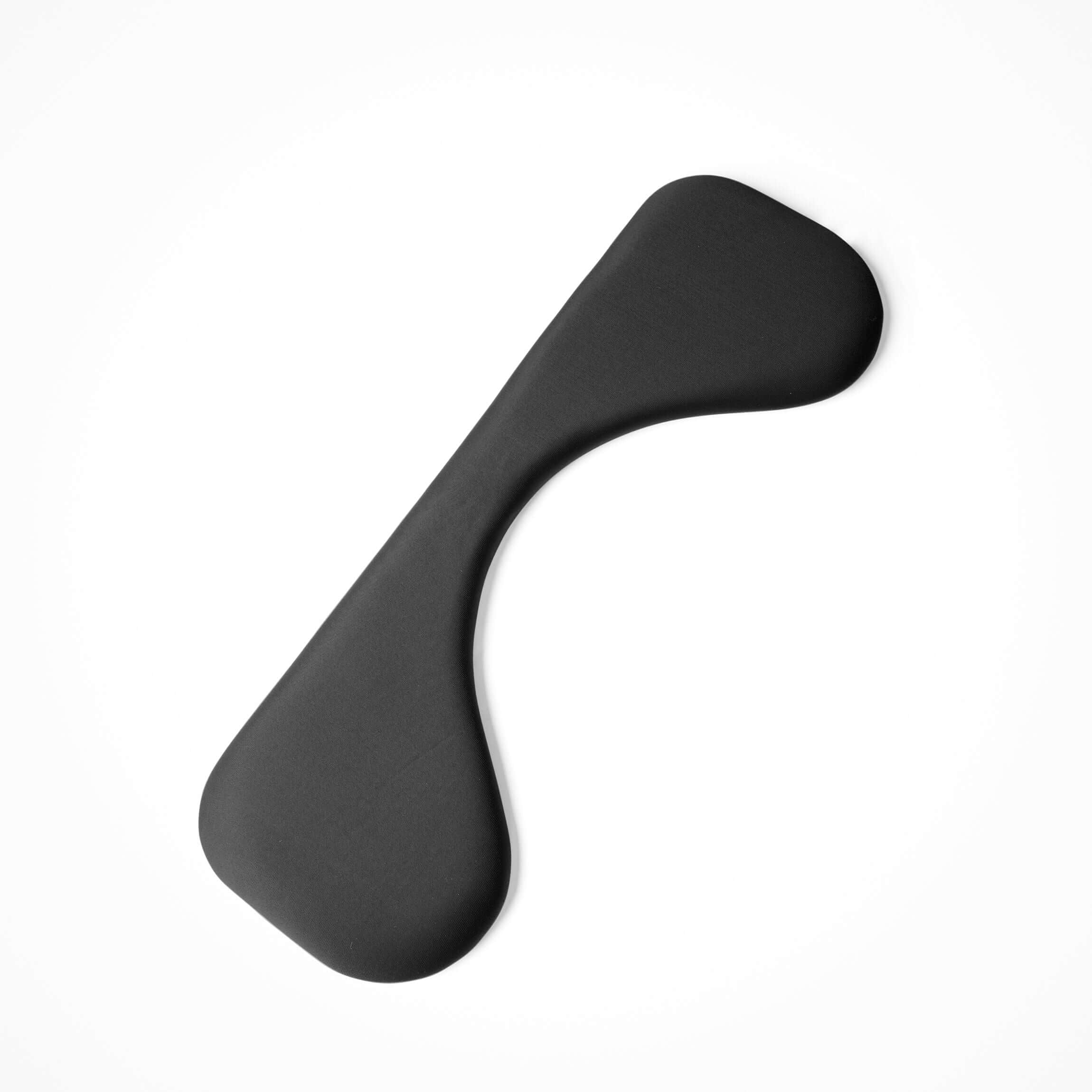 Black symmetric arm support made of artificial leather, 67 cm, designed to reduce neck and shoulder strain.